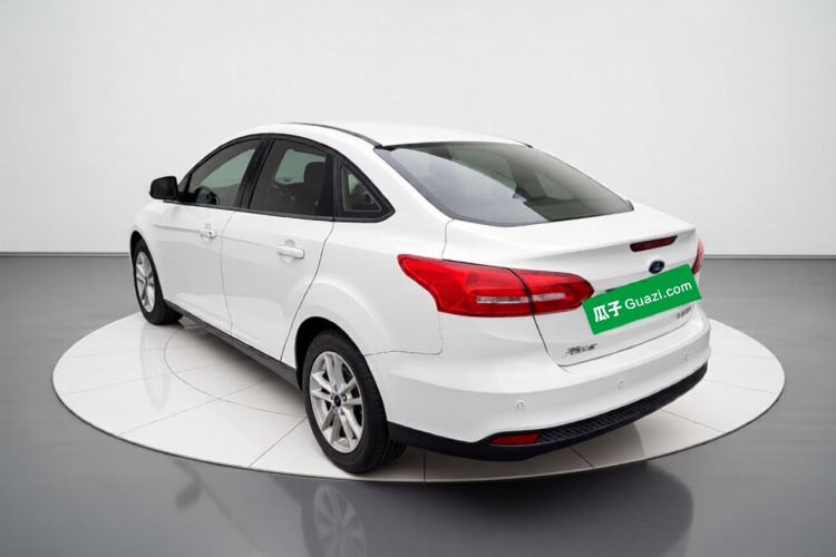 福特 福克斯 2015款 三厢 1.6L 手动风尚型车身外观5