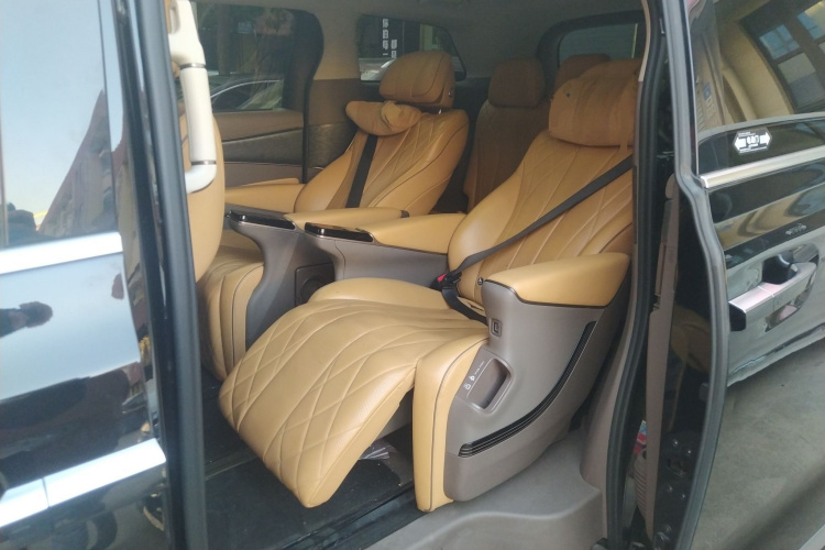 腾势D9 2022款 DM-i 1040 尊贵型中控内饰21