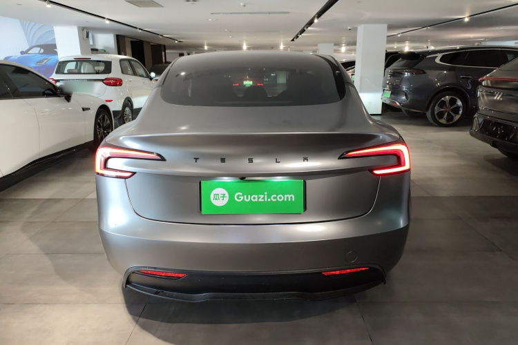 特斯拉 Model 3 2023款 后轮驱动版车身外观6