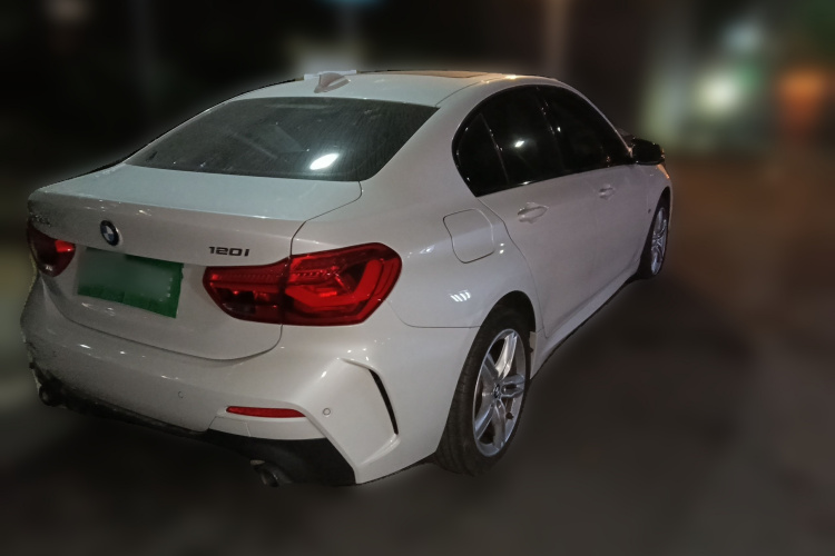 宝马1系 2021款 改款 120i M运动曜夜版车身外观6005