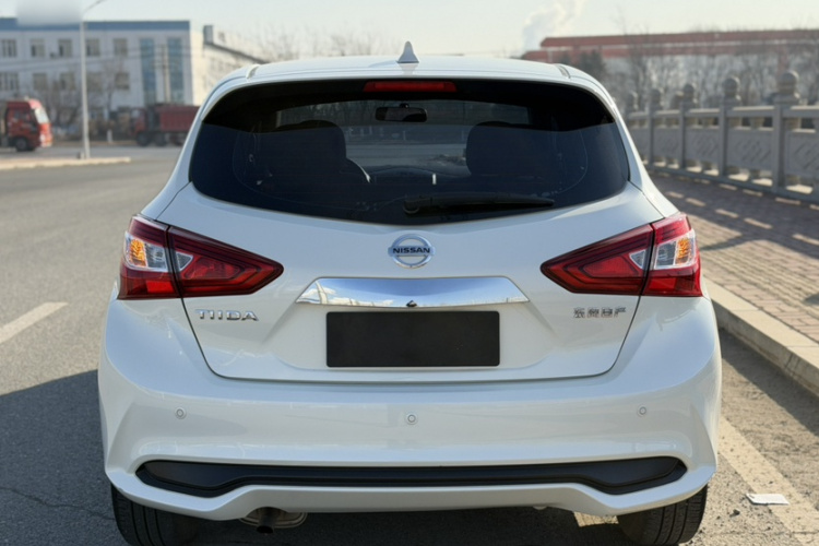 日产 骐达TIIDA 2021款 1.6L CVT酷动版车身外观6002