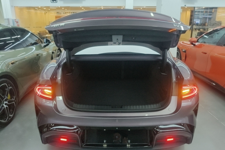 小米汽车 小米SU7 2024款 后驱超长续航高阶智驾Pro版机舱底盘23