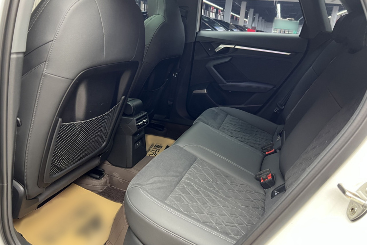 奥迪A3 2024款 Sportback 35 TFSI 豪华运动型中控内饰7007