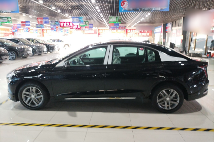 红旗E-QM5 2025款 500km 出行版车身外观6003