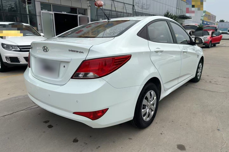 现代 瑞纳 2014款 1.4L 手动智能型GLS车身外观6003