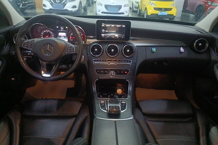 奔驰C级 2017款 改款 C 200 L 运动版中控内饰12