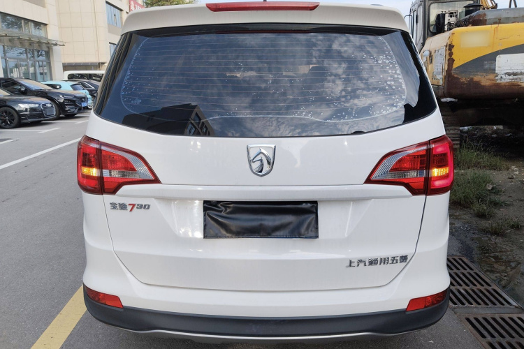 宝骏730 2019款 1.5L 手动超值型 7座 国VI车身外观6