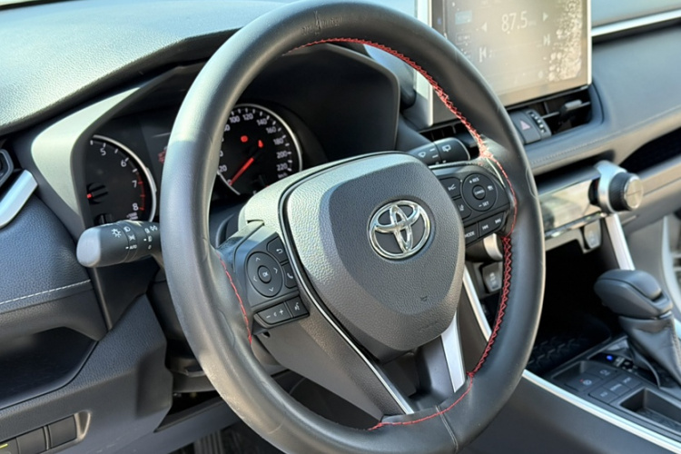 丰田 威兰达 2020款 2.0L CVT两驱豪华版中控内饰7003