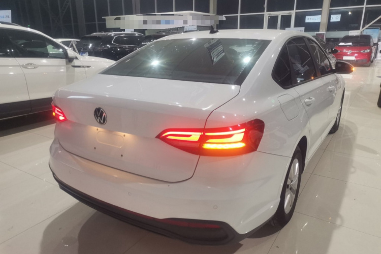 大众 朗逸 2023款 改款 1.5L 自动得逸版车身外观7