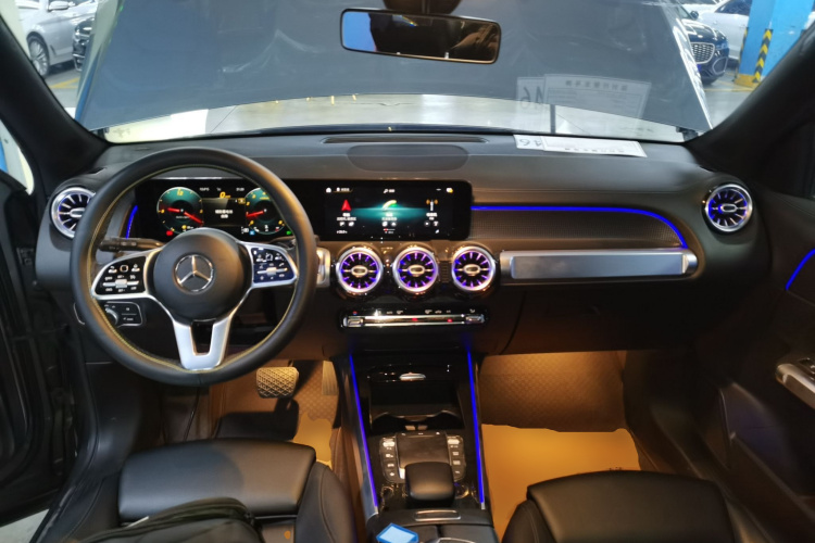 奔驰GLB 2021款 GLB 200 动感型中控内饰7002