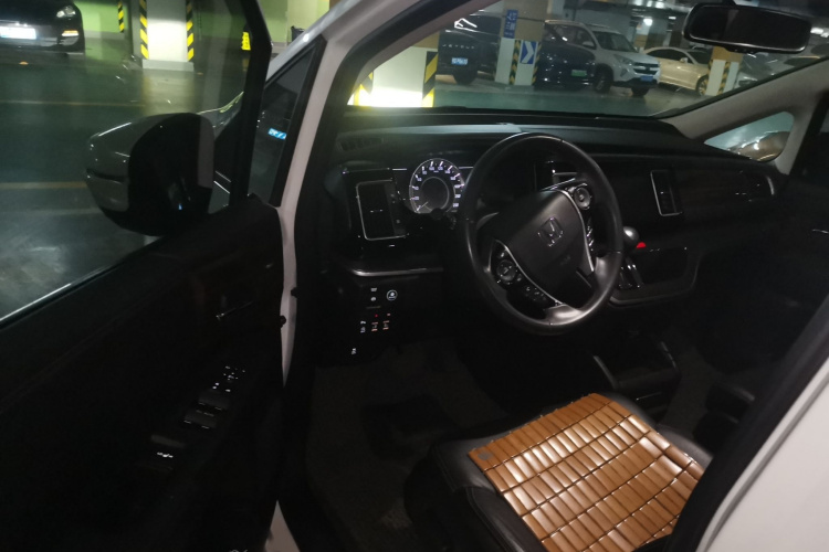 本田 艾力绅 2016款 2.4L 豪华版中控内饰7003