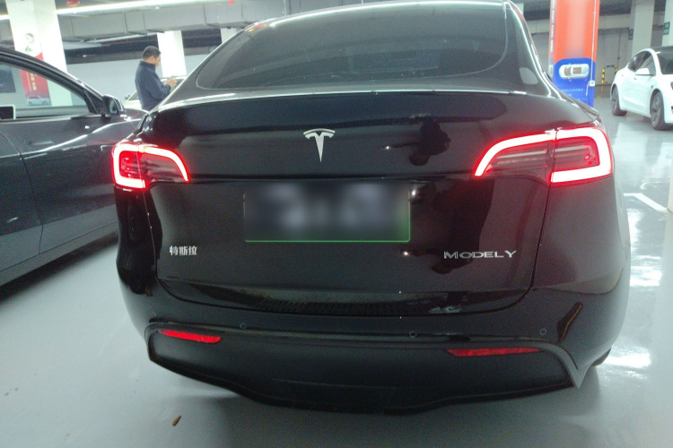 特斯拉 Model Y 2023款 后轮驱动版车身外观6004