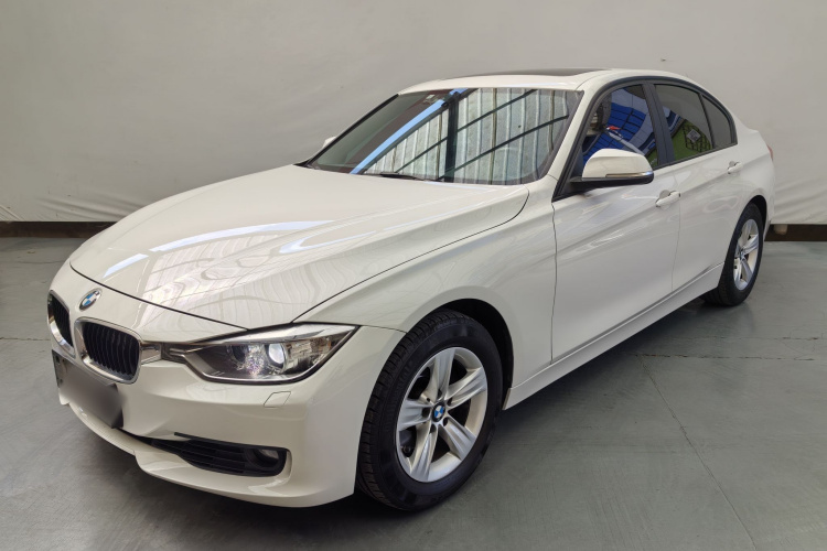 宝马3系 2014款 320i 时尚型车身外观1