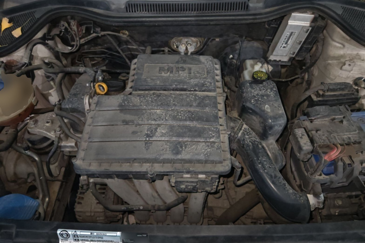 大众 Polo 2014款 1.6L 自动舒适版机舱底盘24