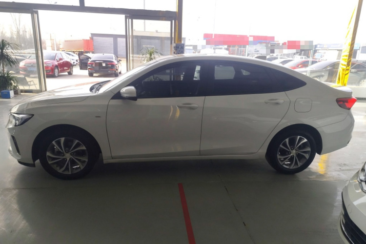 别克 威朗 2023款 Pro 乐享版车身外观4