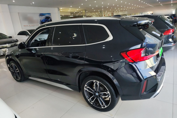 宝马X1 2023款 sDrive25Li M运动套装车身外观6003