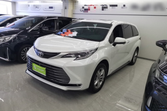 丰田 赛那SIENNA 2024款 2.5L混动 四驱尊贵版