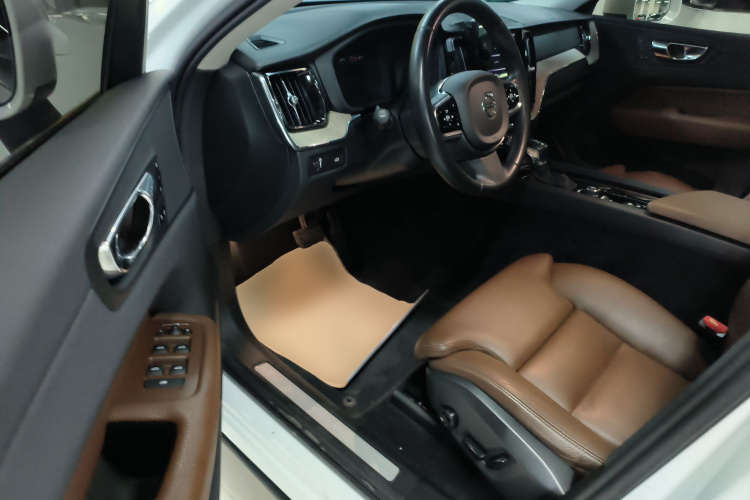 沃尔沃XC60 2020款 T5 四驱智远豪华版中控内饰20