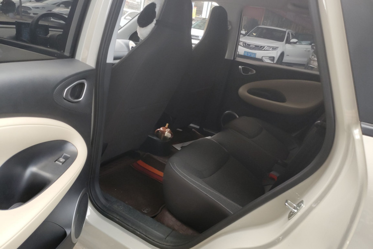 五菱汽车 五菱缤果 2024款 203km 轻享款中控内饰21