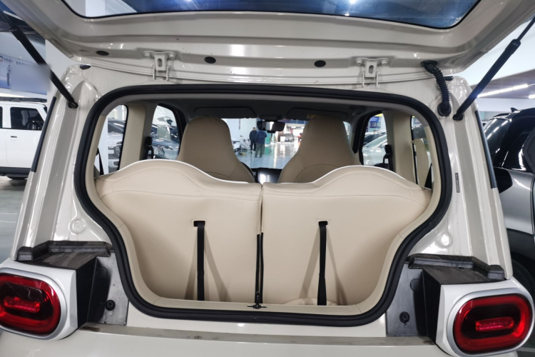 五菱汽车 宏光MINIEV 2024款 第三代 215km 青春版机舱底盘23