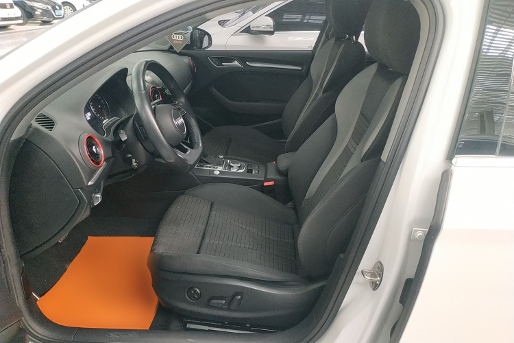 奥迪A3 2020款  Limousine 35 TFSI 运动型 国VI中控内饰19