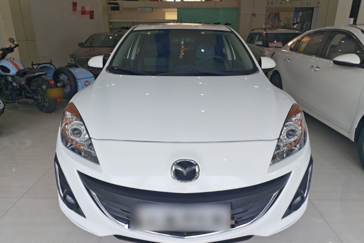 马自达3星骋 2015款 两厢 1.6L 自动精英型车身外观2