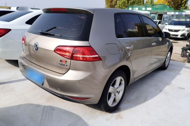 大众 高尔夫 2015款 1.6L 自动舒适型车身外观7