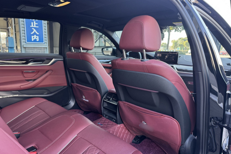 宝马5系 2022款 改款 525Li M运动套装中控内饰7004