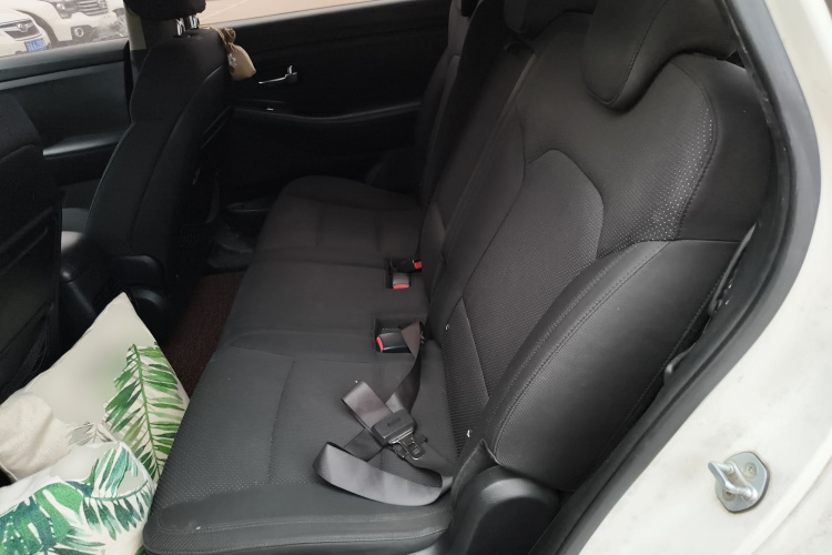 起亚 佳乐 2013款 2.0L 7座自动标准版 国IV中控内饰21