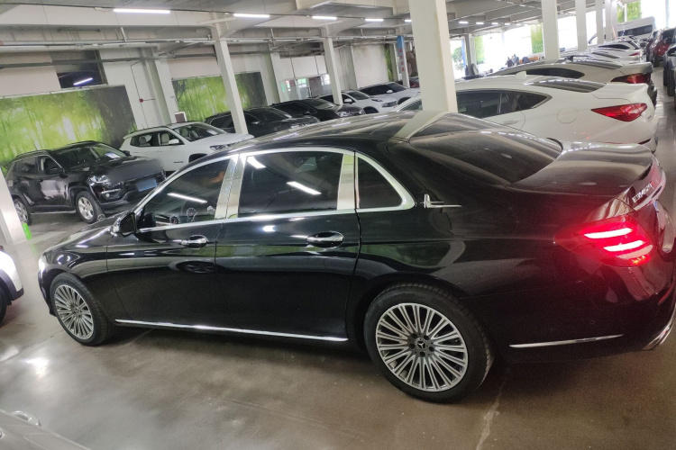 奔驰E级 2020款 改款 E 260 L车身外观6003