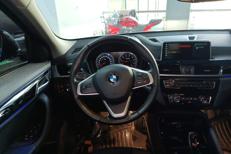 宝马X2(进口) 2018款 sDrive25i 领先型M越野套装 国V局部细节13