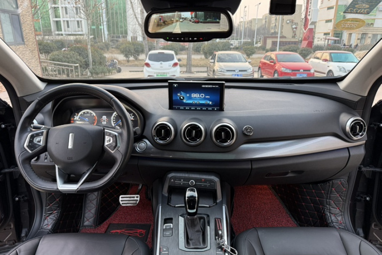 魏牌 VV7 2017款 2.0T 旗舰型中控内饰7003