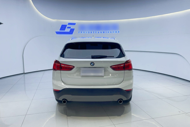 宝马X1 2018款 sDrive20Li 领先型车身外观6003