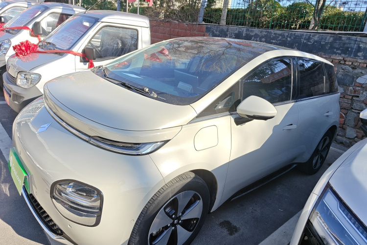 宝骏云朵 2023款 460 Max车身外观4