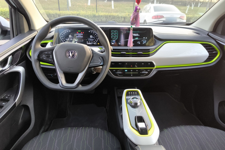 长安欧尚 奔奔E-Star 2020款 心动版 三元锂中控内饰12