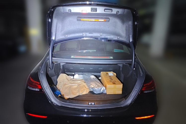 奔驰E级 2021款 E 260 L局部细节23