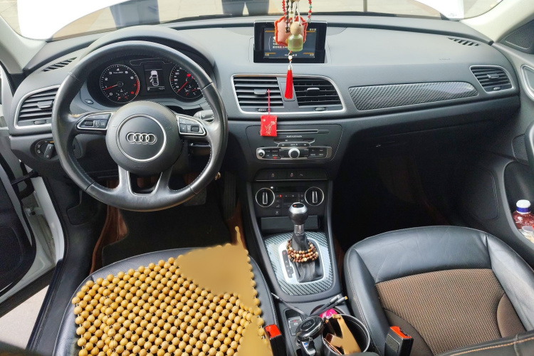 奥迪Q3 2018款 30周年年型 30 TFSI 时尚型中控内饰7002