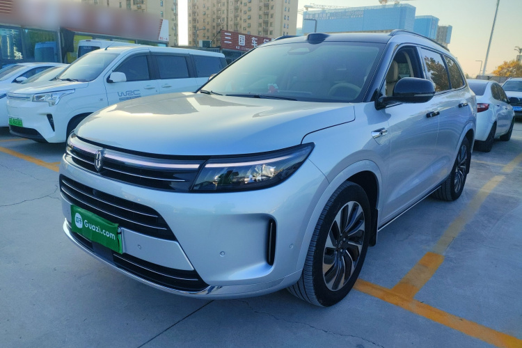 鸿蒙智行 问界M7 2024款 1.5T 智驾四驱Max版 5座车身外观1