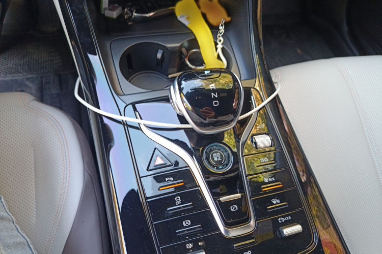 比亚迪 秦PLUS 2023款 冠军版 DM-i 55KM领先型局部细节18