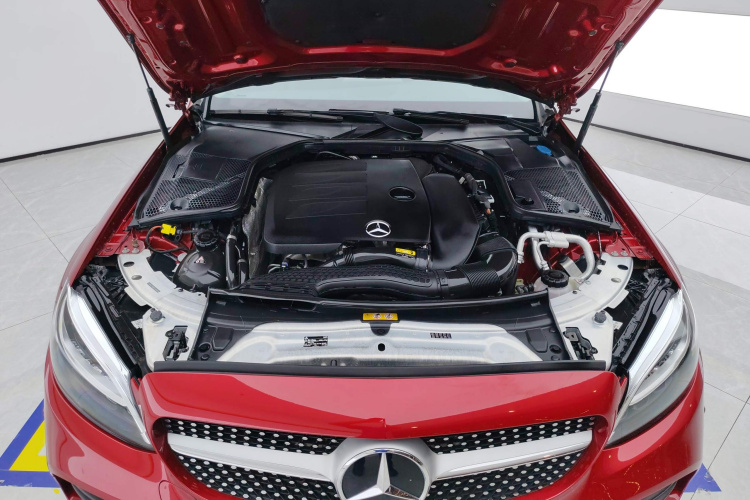 奔驰C级 2019款 C 260 L 运动版机舱底盘24