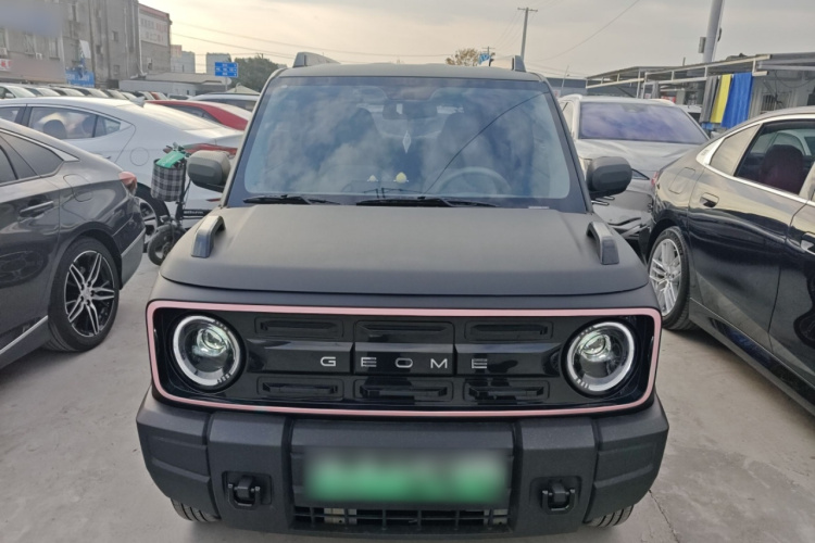 吉利银河 2025款 210km 熊猫骑士车身外观2