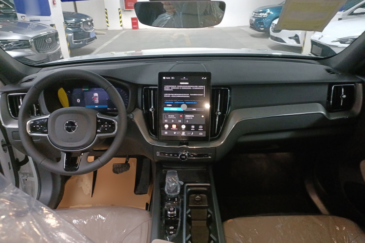 沃尔沃XC60 2026款 B5 四驱智逸豪华版中控内饰12