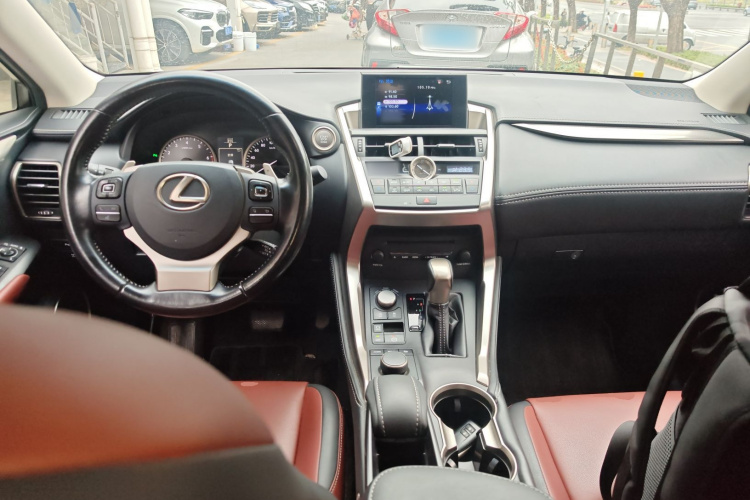 雷克萨斯NX  200t 全驱 锋尚版中控内饰12