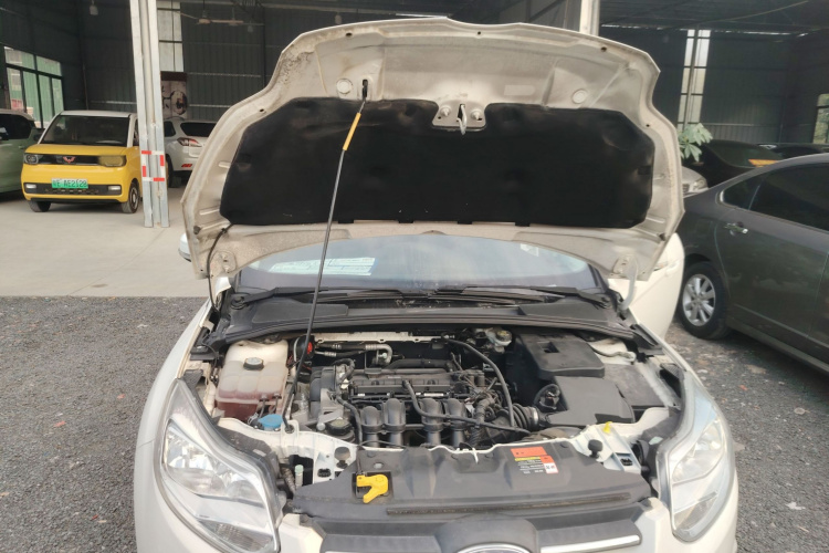 福特 福克斯 2012款 两厢 1.6L 自动舒适型机舱底盘24