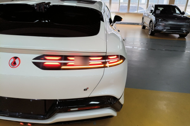 腾势Z9GT 2024款 1100四驱Max版车身外观6006