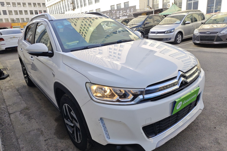 雪铁龙C3-XR 2015款 1.6L 自动先锋型车身外观3