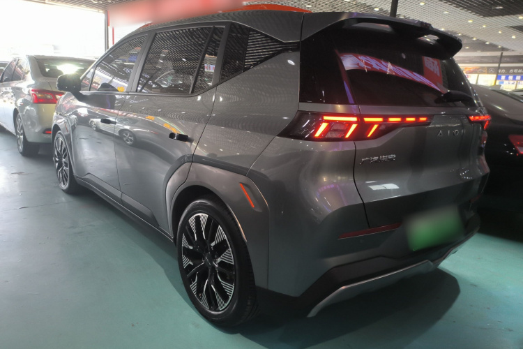 埃安 AION Y 2021款 70 科技活力版车身外观4