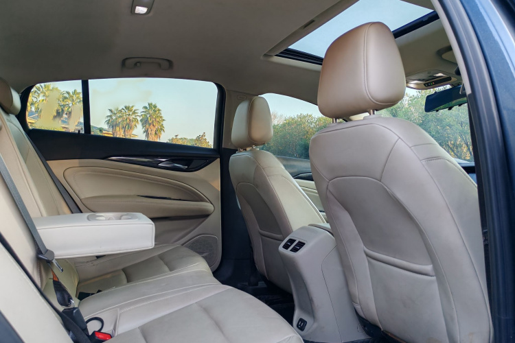 别克 君威 2020款 552T 精英型中控内饰7001