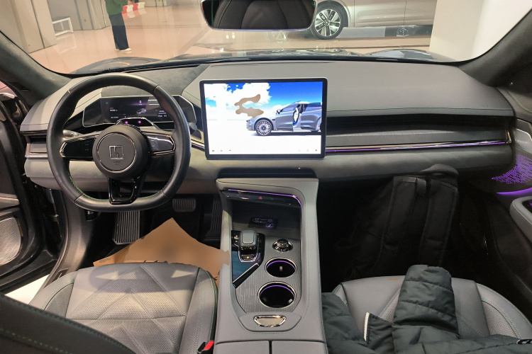 极氪001 2023款 WE版 100kWh中控内饰7002