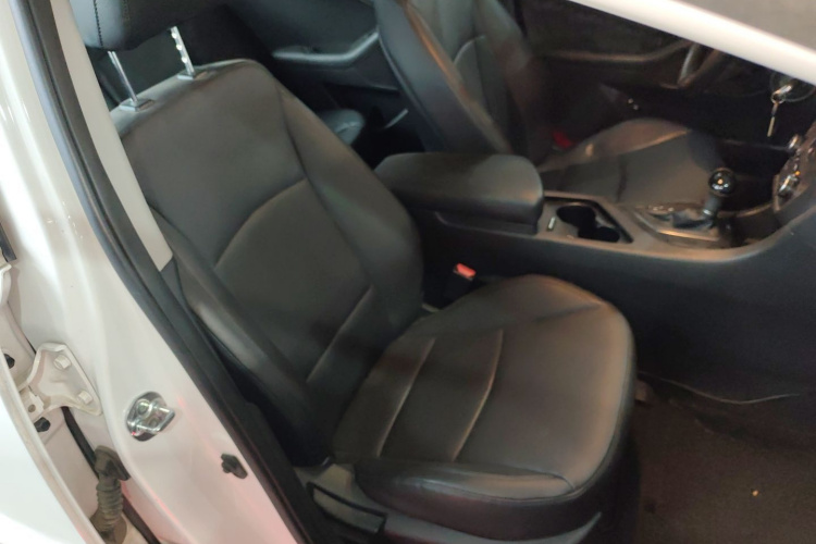 起亚K5 2015款 2.0L 自动GLS局部细节41